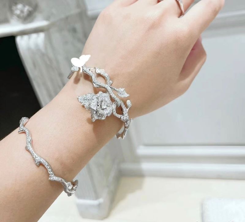 chr1st1an D10r bracelets